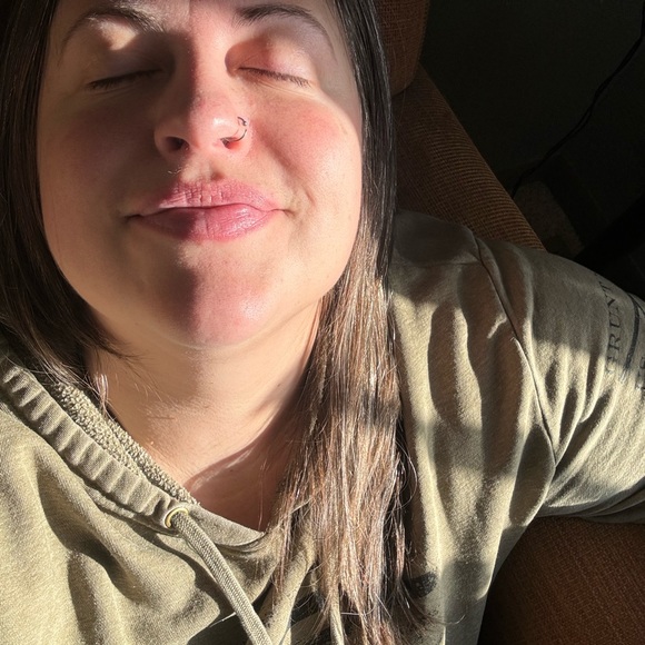 Meet your Posher, Tamara - Picture 3 of 3